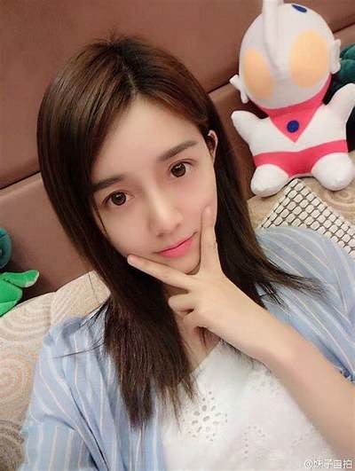 国产情女自拍视频大赏：真实情感与青春回忆的完美结合