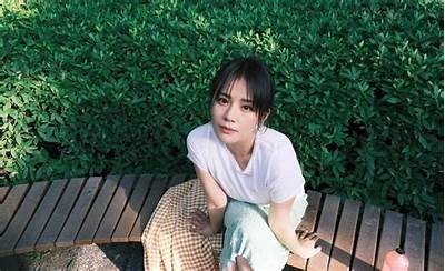 刺激感受：国产爱抚女岳母视频全景体验