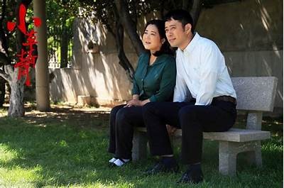 小草青青：特有视角探索国产手机文视频的魅力与潜力
