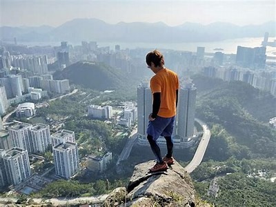 成人爬山攻略：最佳路线与技巧推荐，尽享户外乐趣！