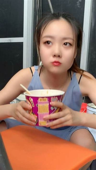 萌叔带你探秘国产泡面，免费看视频下载攻略！