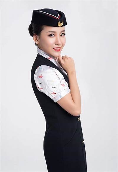 国产空姐展现活力与魅力，肌肉视频引领健康新风潮