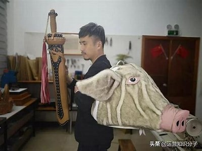 小伙买包包视频引发热议，国产品牌诚意满满，网友纷纷点赞