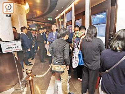 铚滄骞叉场姘存祴璇勮棰?探讨年轻人职场困惑与成长之路