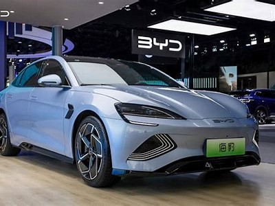 2023年最新SUV国产车街头试驾视频，实力与颜值兼备