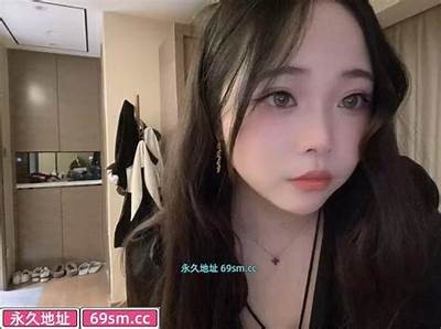 精彩国产双飞视频分享，尽享女性友谊与欢乐时光