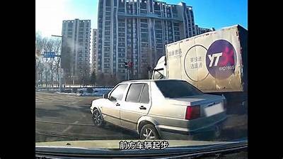 国产警车手动挡实拍视频，真实驾驶体验分享！