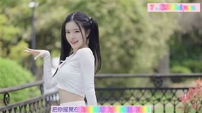 小女孩精彩演绎国产舞蹈，甜美舞姿让人心动不已！