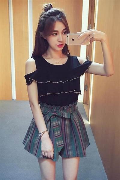 时尚姐弟裙子视频分享：亲子搭配让你们更加亮眼